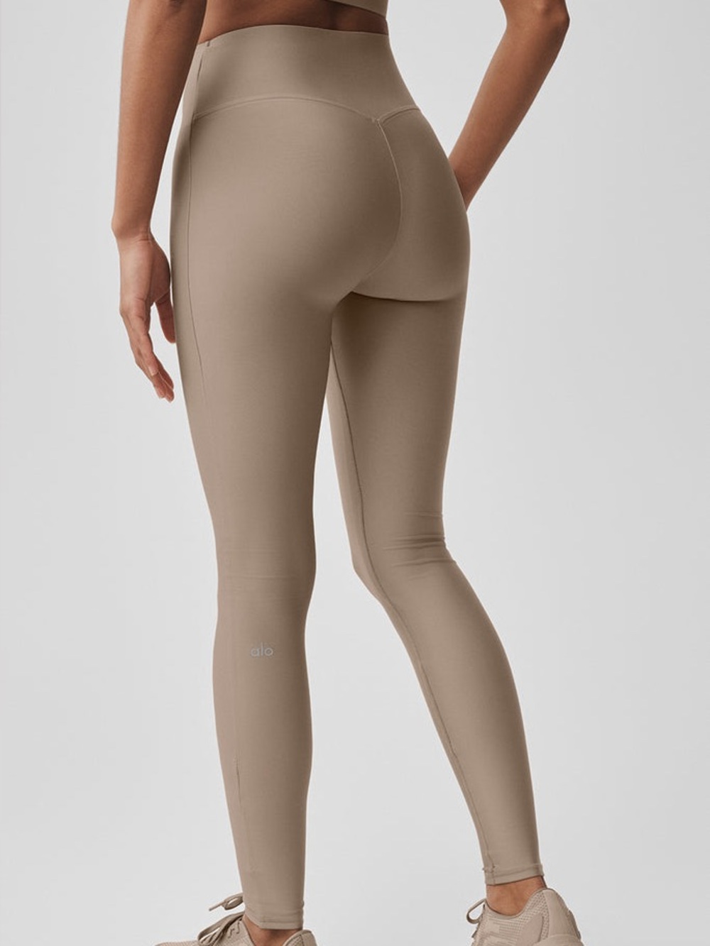 LIKE NEW ALO High-Waist Airlift Legging in Gravel XS